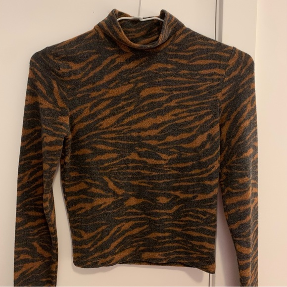 H&M Divided Turtleneck Sweater - Picture 4 of 6